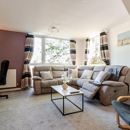 Comfortable 3-Storey House With Free Car Parking Манчестер Екстер'єр фото