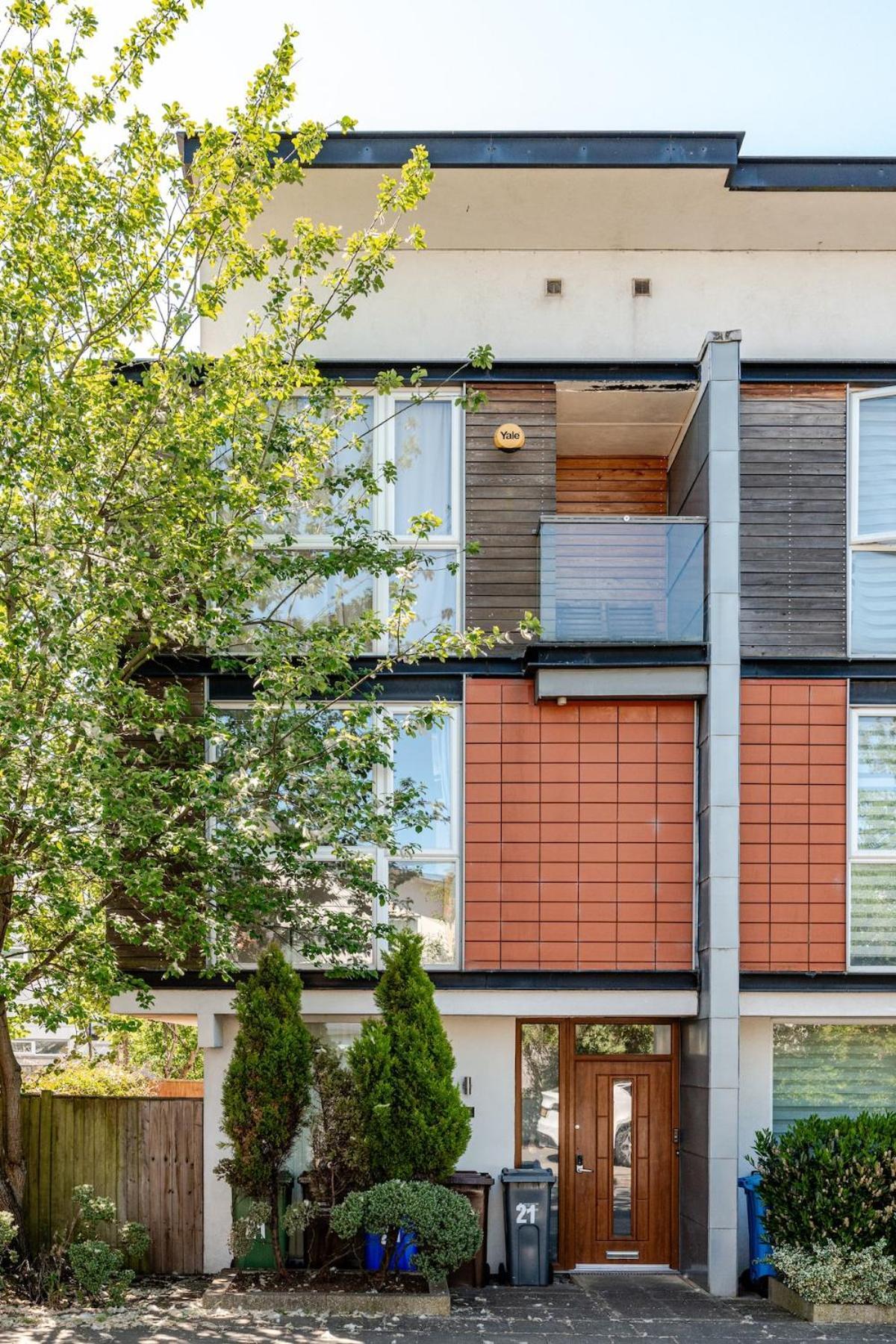 Comfortable 3-Storey House With Free Car Parking Манчестер Екстер'єр фото