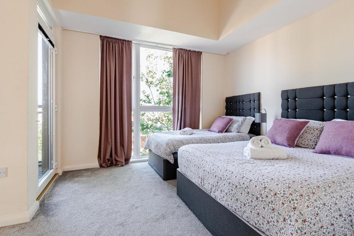 Comfortable 3-Storey House With Free Car Parking Манчестер Екстер'єр фото