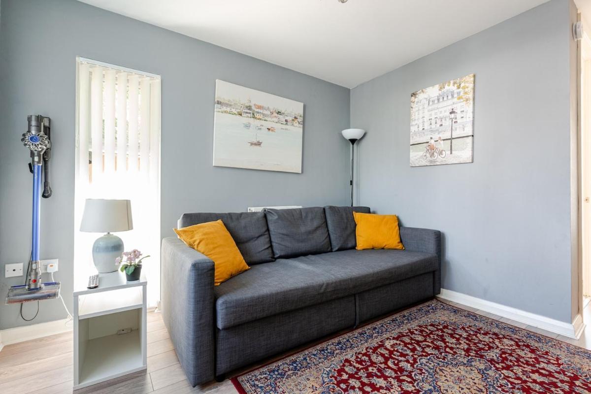 Comfortable 3-Storey House With Free Car Parking Манчестер Екстер'єр фото